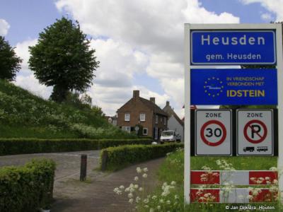 Heusden is een stad en gemeente in de provincie Noord-Brabant, in de regio Langstraat. Bestuurlijk werkt zij daarnaast samen met zowel de regio Hart van Brabant als Noordoost-Brabant.
