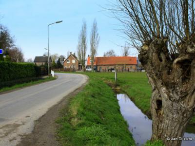 Kortland is een buurtschap in de provincie Zuid-Holland, in de streek Alblasserwaard, gemeente Alblasserdam.