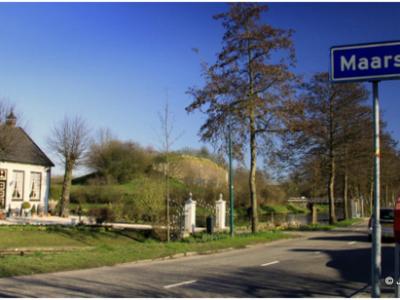 Maarsseveen is een buurtschap, voormalige heerlijkheid en voormalige gemeente in de provincie Utrecht, regio Vechtstreek, gemeente Stichtse Vecht.