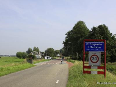Offingawier is een dorp in de provincie Fryslân, gemeente Súdwest-Fryslân. T/m 1983 gemeente Wymbritseradiel. In 1984 middels grenscorrectie overgegaan naar de gemeente Sneek, in 2011 over naar gemeente Súdwest-Fryslân.