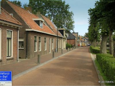 Oudebildtzijl is een dorp in de provincie Fryslân, gemeente Waadhoeke. T/m 2017 gemeente Het Bildt.