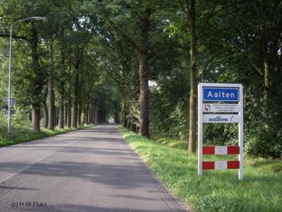 Aalten is een dorp en gemeente in de provincie Gelderland, in de streek Achterhoek.