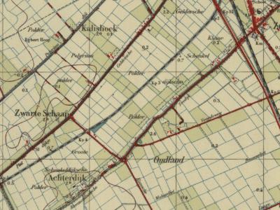 Volgens de kaarten heette de huidige Achterdijk tot de jaren zestig voor het N deel Gelderse Dijk en voor het Z deel Plat Dijkje. Hieraan gelegen buurtschappen waren volgens de kaarten van N naar Z Kalishoek/Calishoek, het Zwarte Schaap en Hoge Zeedijk.