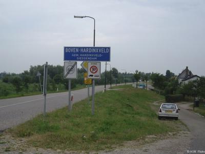 Boven-Hardinxveld is een dorp in de provincie Zuid-Holland, in de streek Alblasserwaard, gemeente Hardinxveld-Giessendam. T/m 1956 gemeente Hardinxveld.