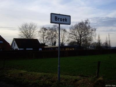Broek is een buurtschap in de provincie Gelderland, in de streek Veluwe, gemeente Brummen. De buurtschap valt onder het dorp Brummen. De buurtschap ligt buiten de bebouwde kom en heeft daarom witte plaatsnaamborden.