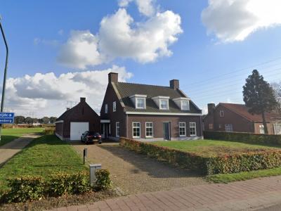 Broekzijde is een buurtschap in de provincie Noord-Brabant, in de regio Hart van Brabant, gemeente Oisterwijk. T/m 1996 gemeente Moergestel. De buurtschap valt onder het dorp Moergestel. (© Google StreetView)