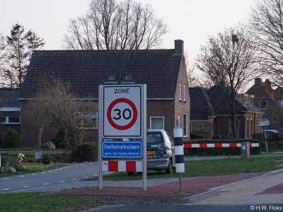 Delfstrahuizen is een dorp in de provincie Fryslân, gemeente De Fryske Marren. T/m 30-6-1934 gemeente Schoterland. Per 1-7-1934 over naar gemeente Haskerland, in 1984 over naar gemeente Lemsterland, in 2014 over naar gemeente De Fryske Marren.