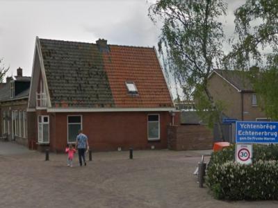 Echtenerbrug is een dorp in de provincie Fryslân, gemeente De Fryske Marren. T/m 2013 gemeente Lemsterland.