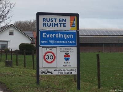 Everdingen is een dorp in de provincie Utrecht (t/m 2001 provincie Zuid-Holland), in de streek en gemeente Vijfheerenlanden. Het was een zelfstandige gemeente t/m 1985. In 1986 over naar gemeente Vianen, in 2019 over naar gemeente Vijfheerenlanden.