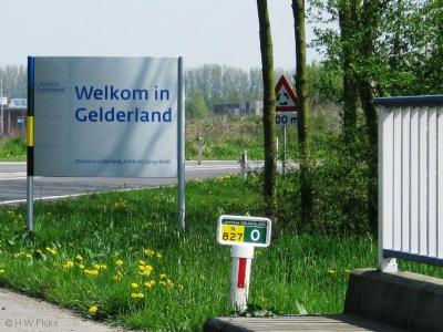 Als je de provincie Gelderland binnenkomt, word je met deze fraaie borden welkom geheten.