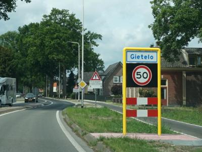 Gietelo is een buurtschap in de provincie Gelderland, in de streek Veluwe, gemeente Voorst. De buurtschap Gietelo valt onder het dorp Voorst. (© H.W. Fluks)