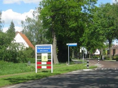 Helenaveen is een dorp in de provincie Noord-Brabant, in de regio Zuidoost-Brabant, en daarbinnen in de streek Peelland, gemeente Deurne.