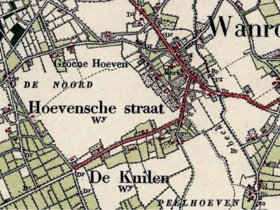 Tot begin 20e eeuw staat de buurtschap aan de Hoevensestraat bij het dorp Wanroij op de kaarten (en in de volkstellingen) onder de naam Hoevensche Straat. (© van deze kaart en die hierna: www.kadaster.nl)