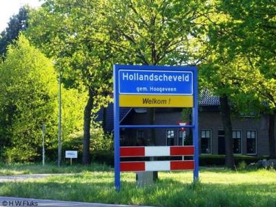 Hollandscheveld is een dorp in de provincie Drenthe, gemeente Hoogeveen.
