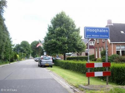 Hooghalen is een dorp in de provincie Drenthe, gemeente Midden-Drenthe. T/m 1997 gemeente Beilen.