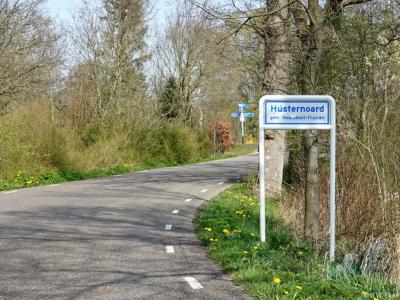 Hústernoard is een buurtschap in de provincie Fryslân, gemeente Noardeast-Fryslân. T/m 2018 gem. Kollumerland en Nieuwkruisland. De buurtschap valt onder het dorp Oudwoude. De buurtschap ligt buiten de bebouwde kom en heeft daarom witte plaatsnaamborden.