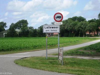 Lalleweer is een buurtschap in de provincie Groningen, in de streek Oldambt, gemeente Eemsdelta. T/m 1989 gemeente Termunten. In 1990 over naar gemeente Delfzijl, in 2021 over naar gemeente Eemsdelta.
