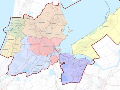 Dit zijn de 30 gemeenten en de zeven deelregio's van de Metropoolregio Amsterdam (met de klok mee: Almere-Lelystad, Gooi en Vechtstreek, Amstelland-Meerlanden, Zuid-Kennemerland, IJmond, Zaanstreek-Waterland en Amsterdam).(©www.metropoolregioamsterdam.nl)