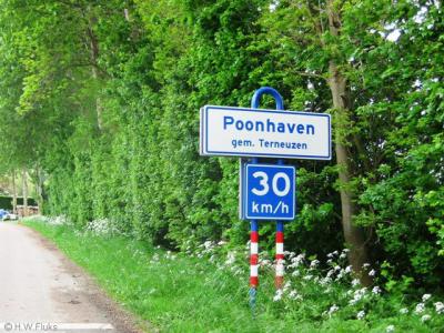 Poonhaven is een buurtschap in de gemeente Terneuzen en valt daarbinnen onder het dorp Zaamslag. De naam verwijst niet naar een vissoort, maar naar een bepaald type vaartuig.