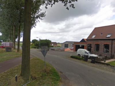 Het complete Nederlandse deel van buurtschap Rode Sluis op één foto. Dat deel omvat namelijk alleen deze 3 huizen. Een deel van de buurtschap ligt op Belgisch grondgebied. (© Google StreetView)