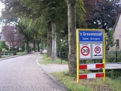 's Gravenmoer is een dorp in de provincie Noord-Brabant,  in de regio Hart van Brabant, gemeente Dongen. Het was een zelfstandige gemeente t/m 1996.