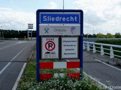 Sliedrecht is een dorp en gemeente in de provincie Zuid-Holland, in de streek Alblasserwaard en de regio Drechtsteden.