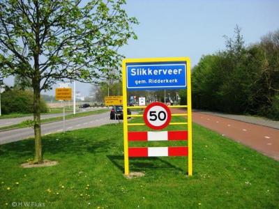 Slikkerveer is een dorp in de provincie Zuid-Holland, gemeente Ridderkerk.