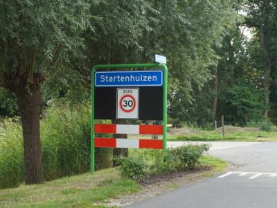 Startenhuizen is een buurtschap in de provincie Groningen, in de streek Hoogeland, in deels gemeente Het Hogeland, deels gemeente Eemsdelta. (© H.W. Fluks)