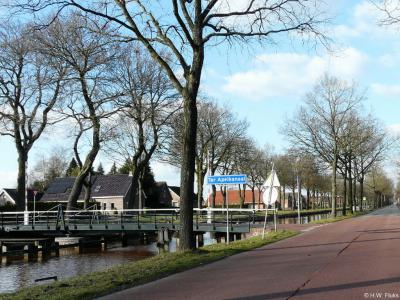 Ter Apelkanaal is een dorp in de provincie Groningen, in de streek en gemeente Westerwolde. T/m 2017 gemeente Vlagtwedde.