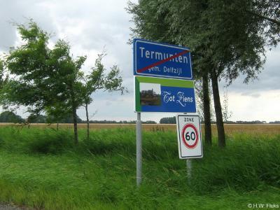 Termunten is een dorp in de provincie Groningen, in de streek Hoogeland, gemeente Delfzijl. Het was een zelfstandige gemeente t/m 1989.
