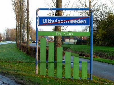 Uithuizermeeden is een dorp in de provincie Groningen, in de streek Hoogeland, gemeente Het Hogeland. Het was een zelfstandige gemeente t/m 1978. In 1979 over naar gemeente Hefshuizen, in 1990 over naar gem. Eemsmond, in 2019 over naar gem. Het Hogeland.