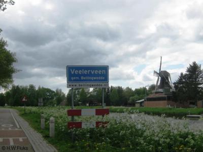 Veelerveen is een dorp in de provincie Groningen, in de streek en gemeente Westerwolde. T/m 31-8-1968 grotendeels gemeente Vlagtwedde, deels gemeente Bellingwolde. Per 1-9-1968 in zijn geheel over naar gem. Bellingwedde, in 2018 over naar gem. Westerwolde