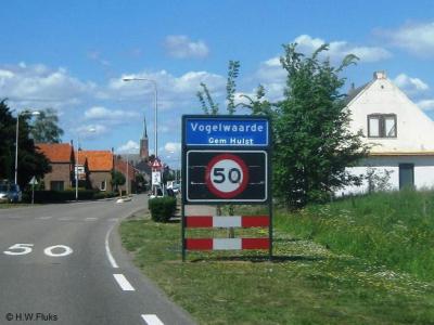 Vogelwaarde is een dorp in de provincie Zeeland, in de streek Zeeuws-Vlaanderen, gemeente Hulst. Het was een zelfstandige gemeente van 1-7-1936 t/m 31-3-1970. Per 1-4-1970 over naar gemeente Hontenisse, in 2003 over naar gemeente Hulst.