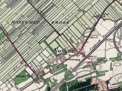 Wat tegenwoordig het dorp Hattemerbroek is, heette tot begin 20e eeuw nog Voskuil. (Het) Hattemerbroek was tot die tijd alleen nog het buitengebied NW ervan. Beide aspecten zijn op deze kaart goed te zien. (© Kadaster)