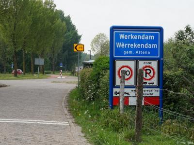 Werkendam is een dorp in de provincie Noord-Brabant, in de regio West-Brabant, en daarbinnen in de streek Land van Heusden en Altena, gemeente Altena. Het was een zelfstandige gemeente t/m 2018.