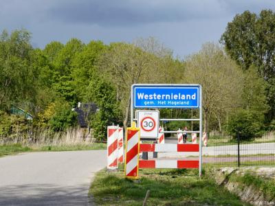 Westernieland is een dorp in de provincie Groningen, in de streek Hoogeland, gemeente Het Hogeland. T/m 1989 gemeente Eenrum. In 1990 over naar gemeente De Marne, in 2019 over naar gemeente Het Hogeland.