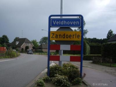 Zandoerle is een buurtschap van het dorp Oerle. De gemeente Veldhoven heeft die beide kernen gemakshalve binnen de bebouwde kom van de nog altijd uitdijende kern Veldhoven getrokken, maar zeker Zandoerle ligt daar geografisch nog altijd wel los van.