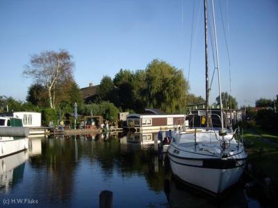 Zevenhuizen is een buurtschap in de provincie Zuid-Holland, in deels gemeente Kaag en Braassem, deels gemeente Teylingen. De buurtschap ligt in een waterrijk gebied, met vele jachtjes en woonarken.