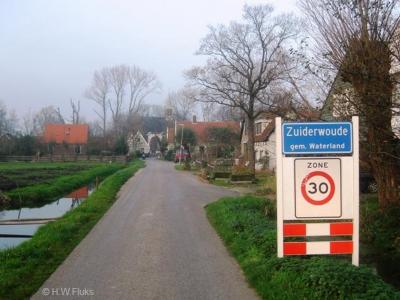 Zuiderwoude is een dorp in de provincie Noord-Holland, in de streek en gemeente Waterland. Het was een zelfstandige gemeente t/m 1811. In 1812 over naar gemeente Broek in Waterland, in 1991 over naar gemeente Waterland.